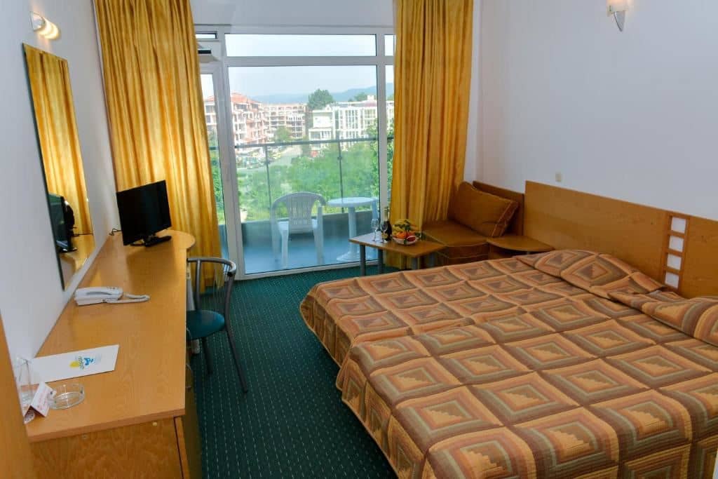 rooms-superior-room-balcony-or-terrace