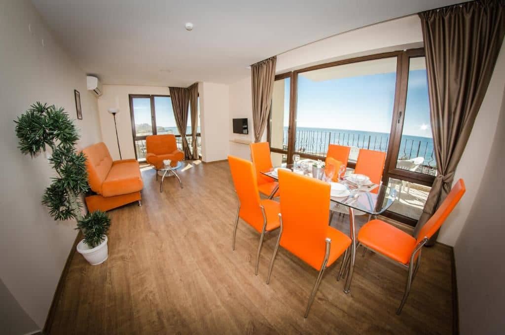rooms-standard-apartment-balcony-or-terrace