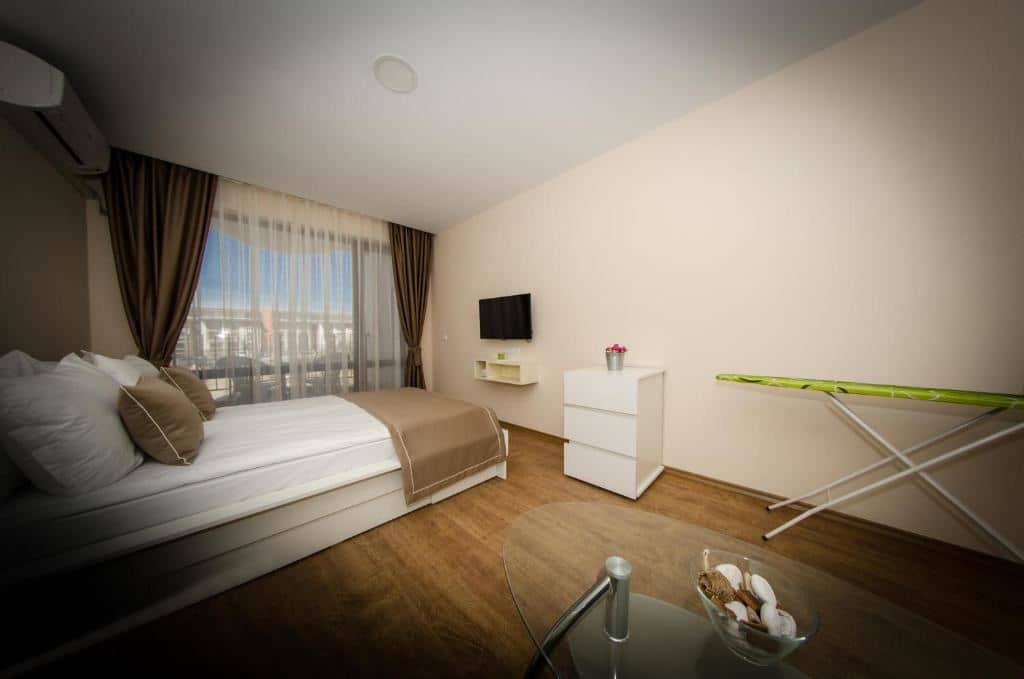 rooms-standard-studio-balcony-or-terrace