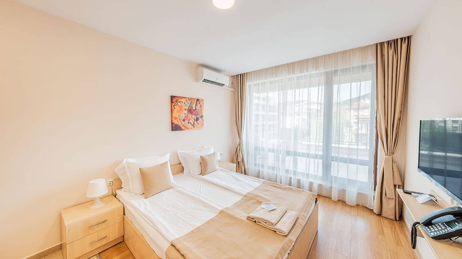 rooms-single-wchild-standard-studio-balcony-or-terrace