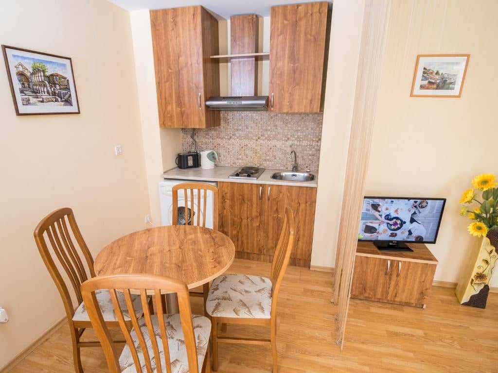 rooms-standard-apartment-balcony-or-terrace