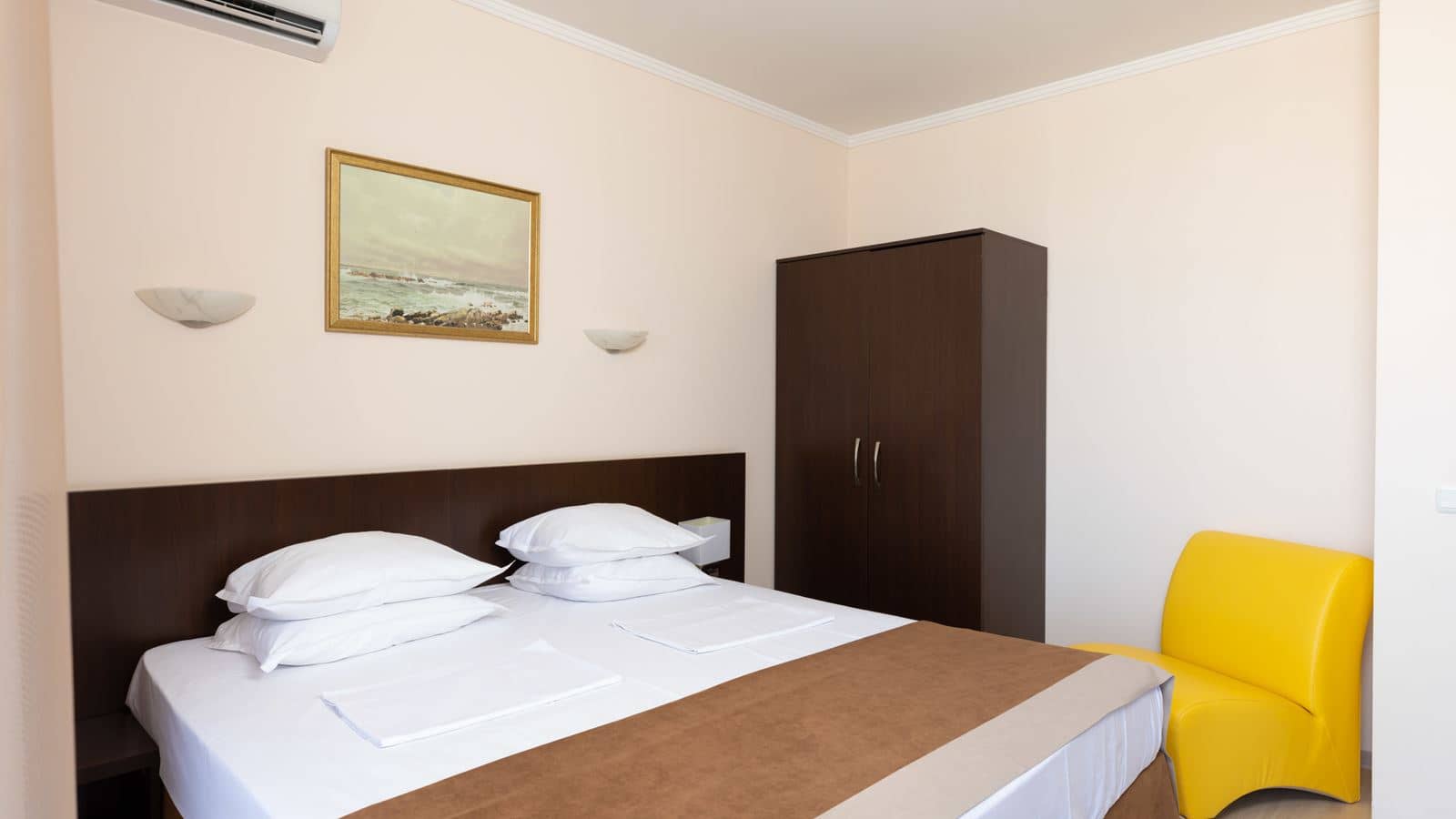 rooms-singleuse-standard-room-balcony-or-terrace