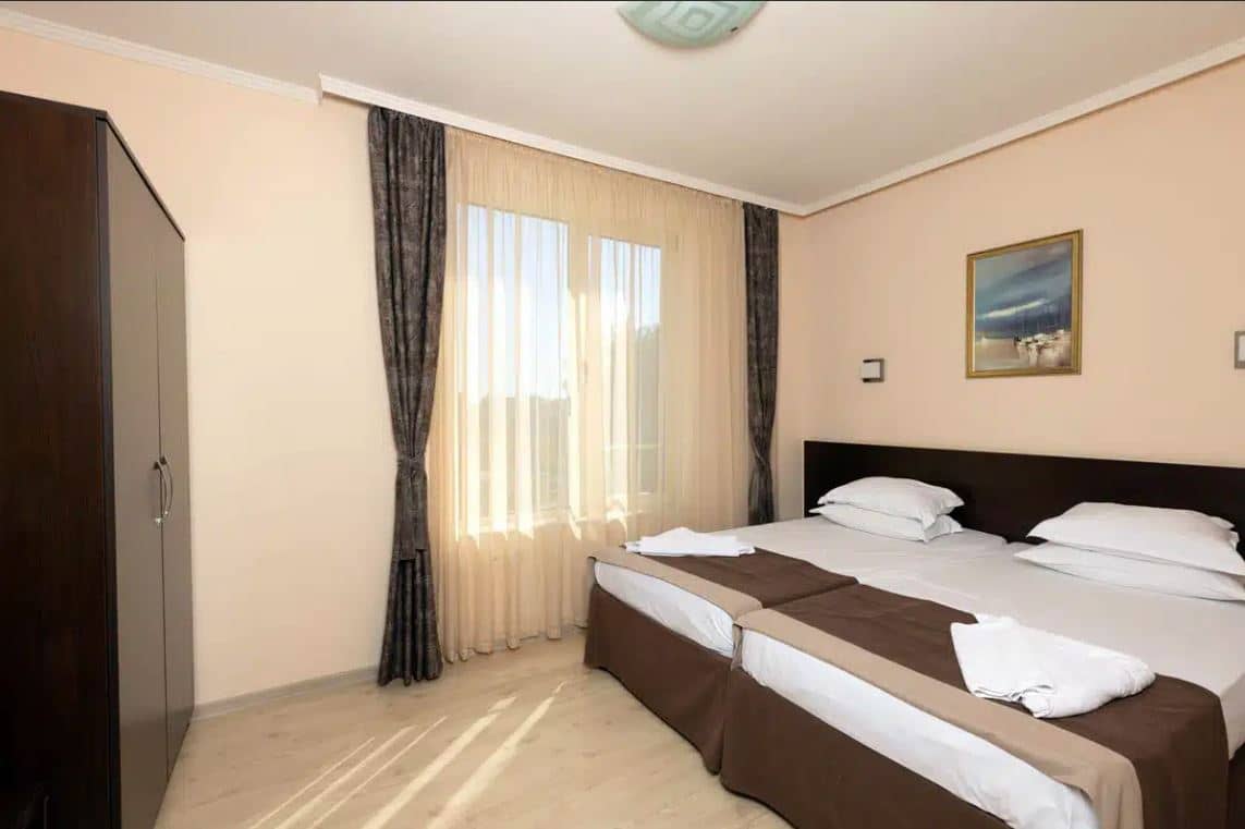 rooms-2-bedroom-deluxe-apartment-seaview-balcony-or-terrace