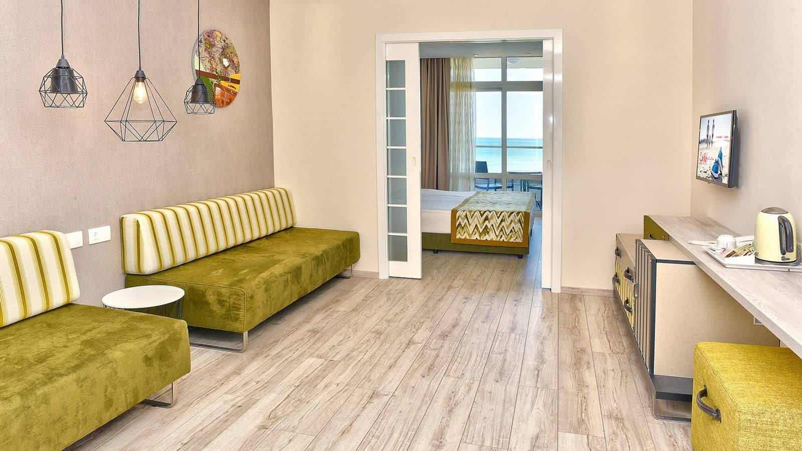 rooms-family-room-sea-view