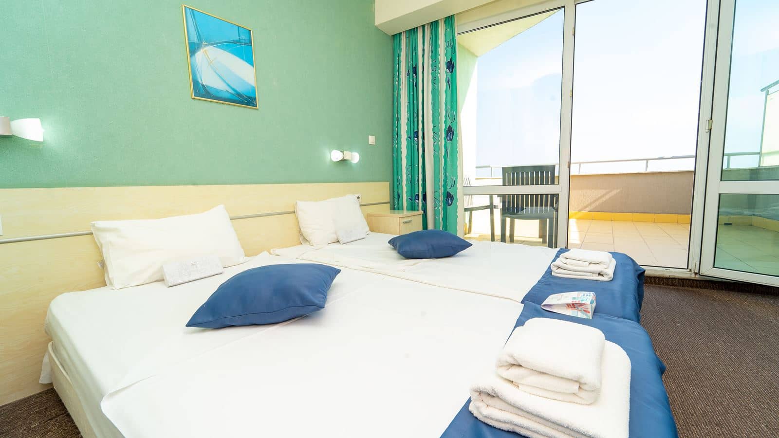rooms-bed-twin-room