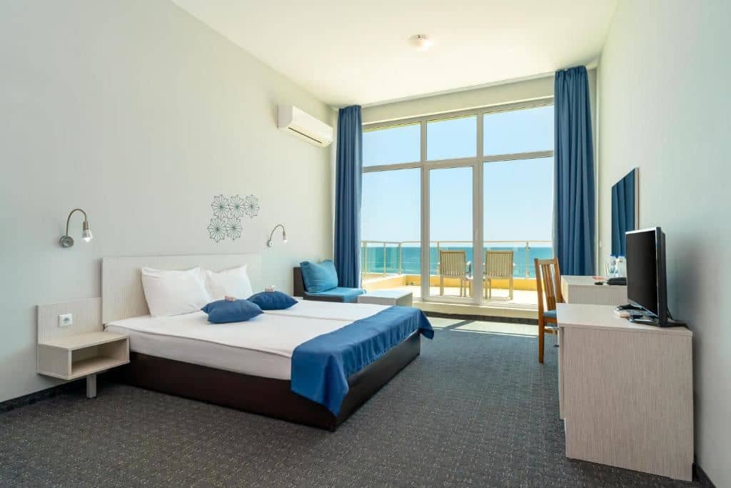 rooms-family-room