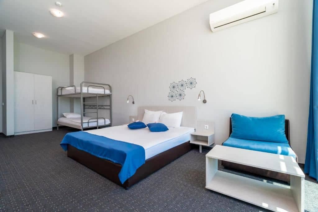 rooms-family-room