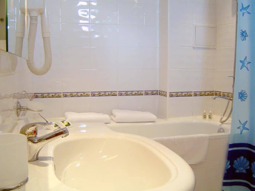 rooms-family-room
