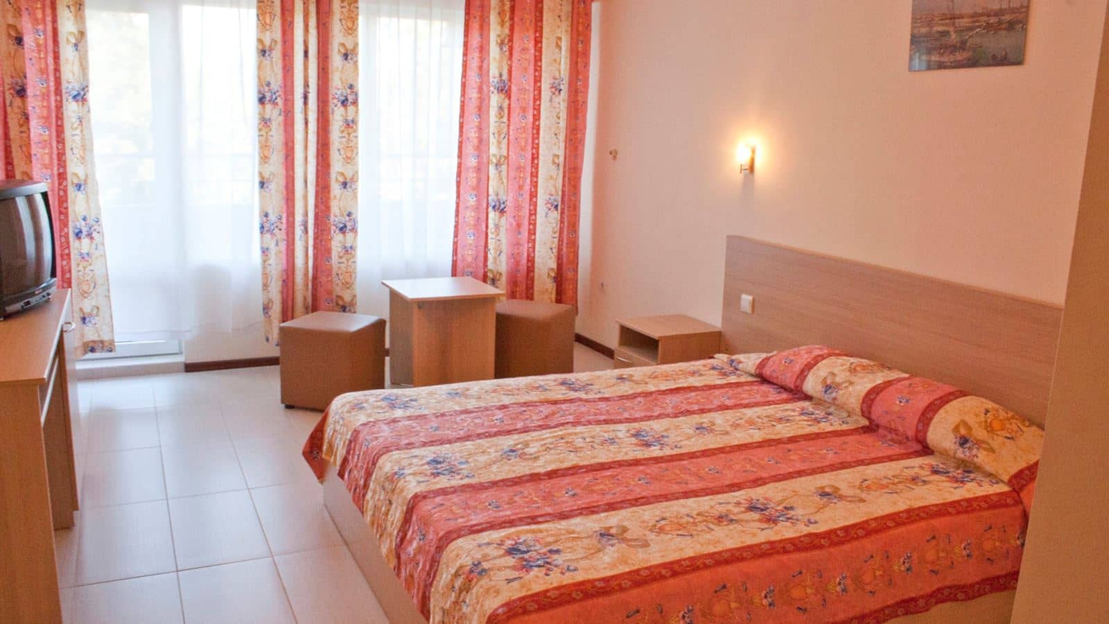 rooms-standard-familyroom-balcony