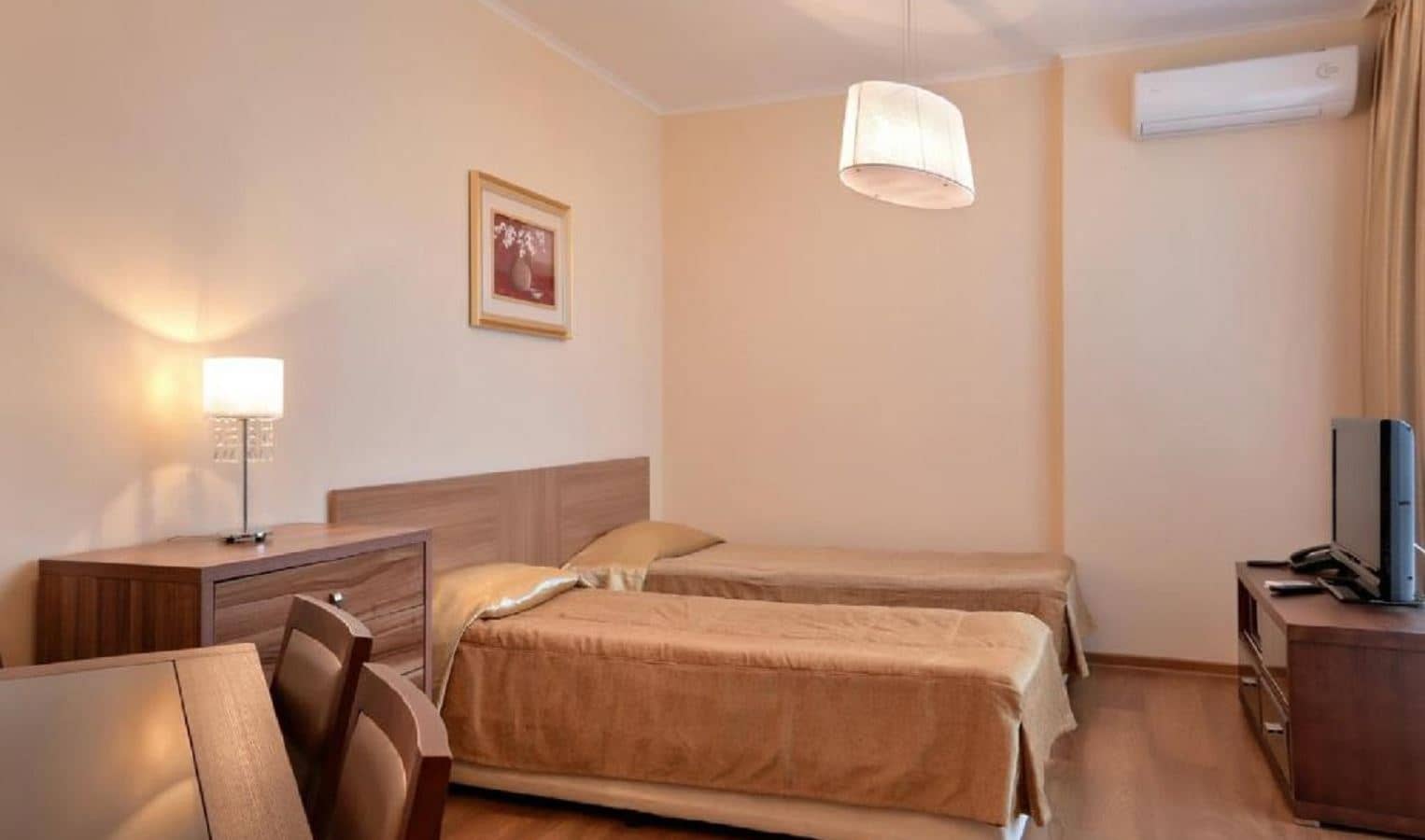 rooms-standard-studio-balcony-or-terrace