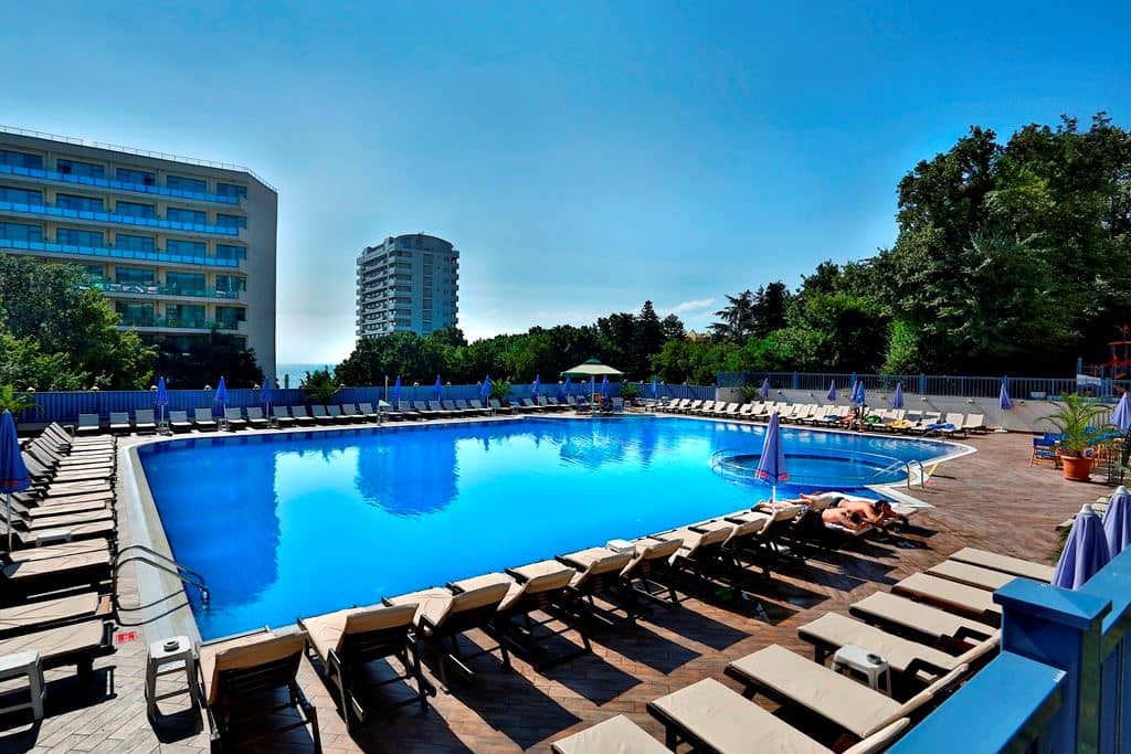 pools-outdoor-pool
