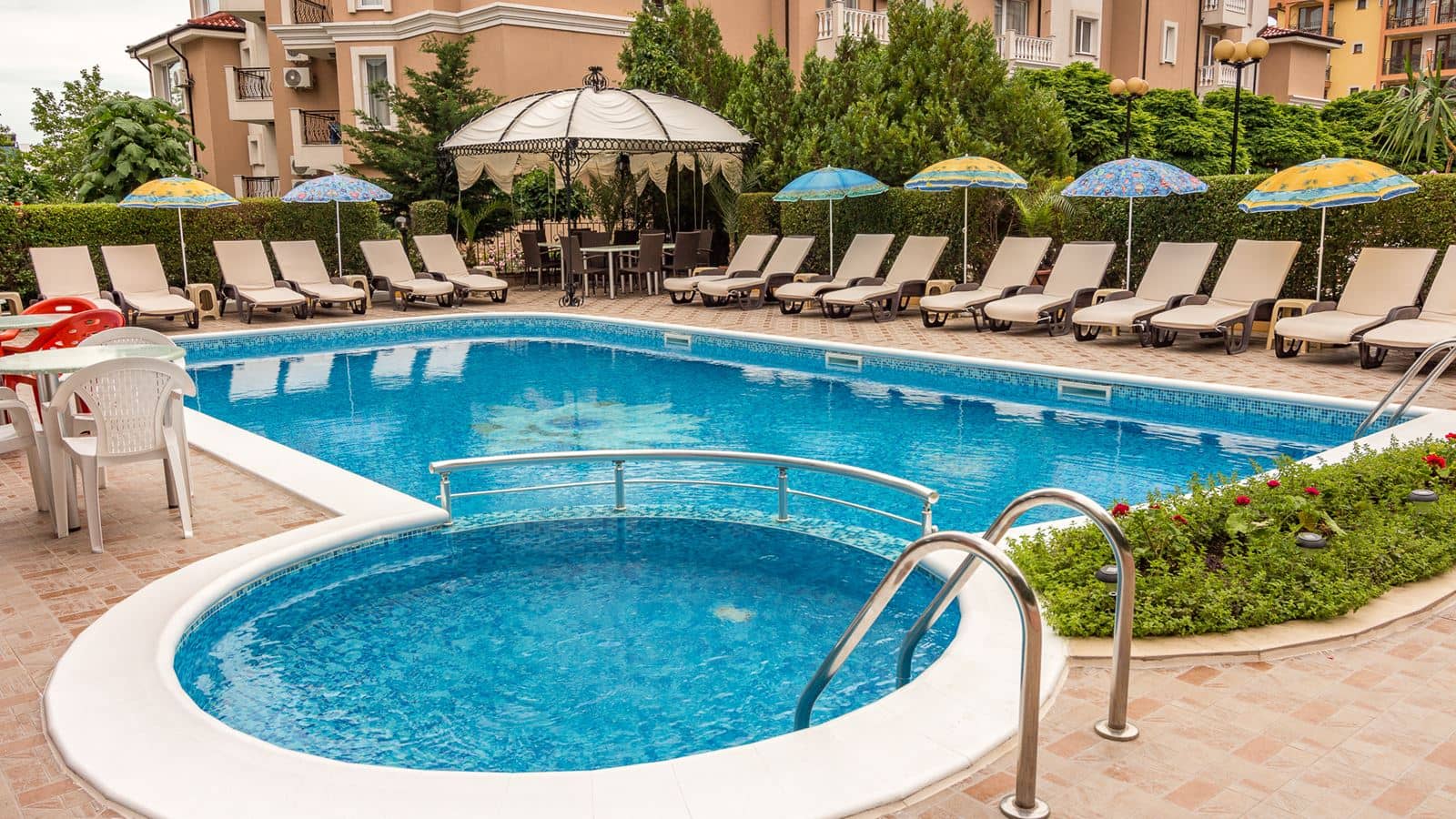 pools-outdoor-pool
