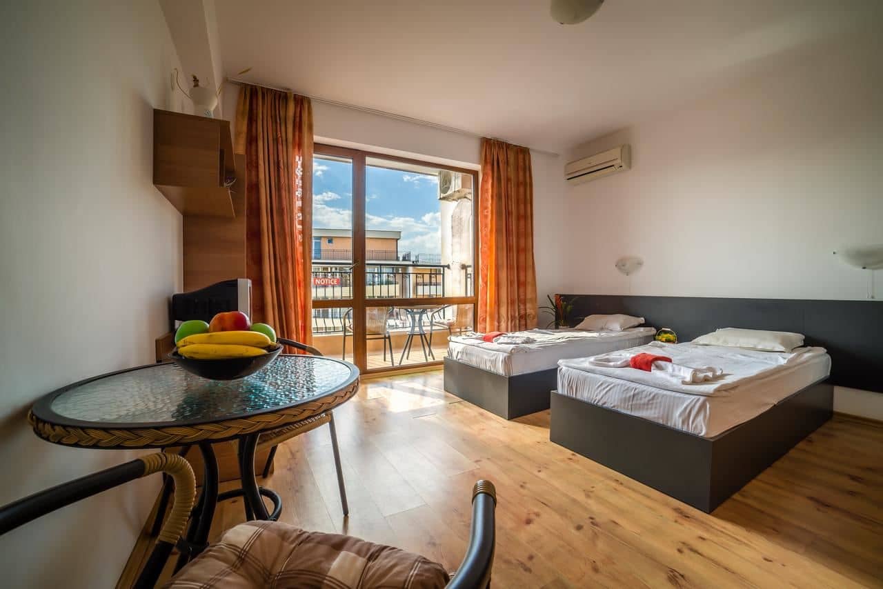 rooms-standard-studio-balcony-or-terrace