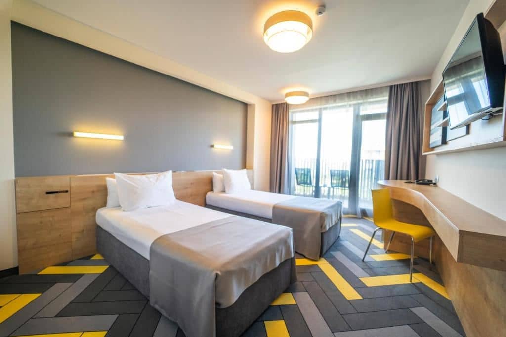 rooms-twin-standard-room-balcony