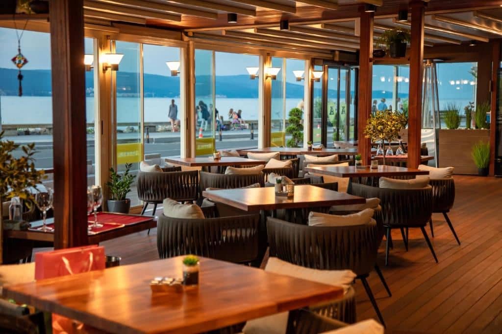 restaurants-restaurants