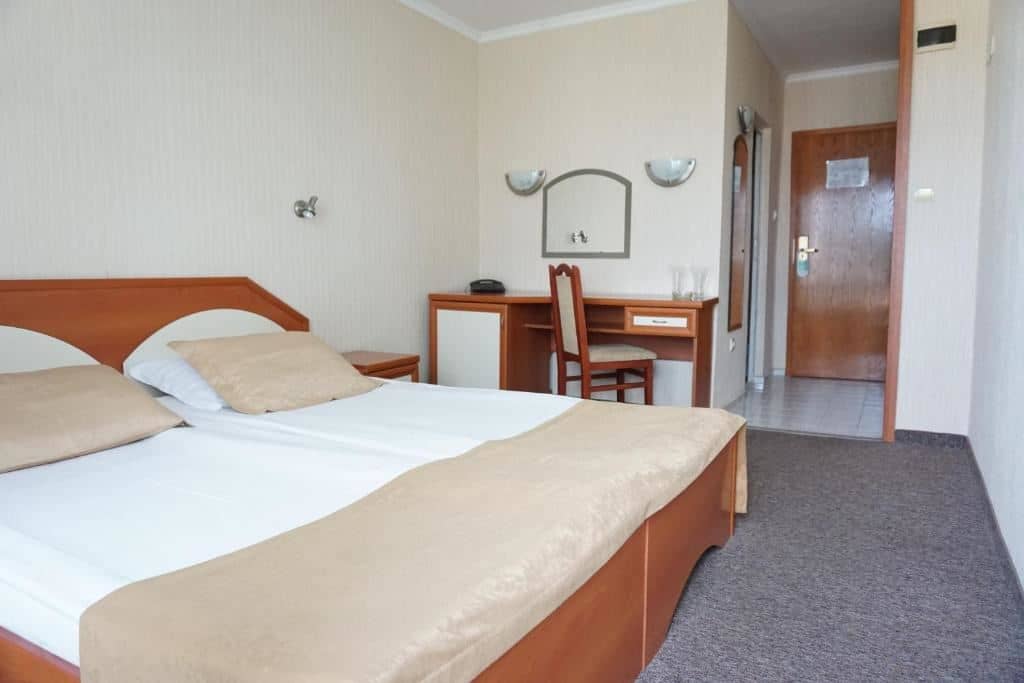 rooms-economy-room