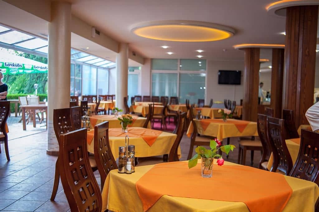 restaurants-restaurants