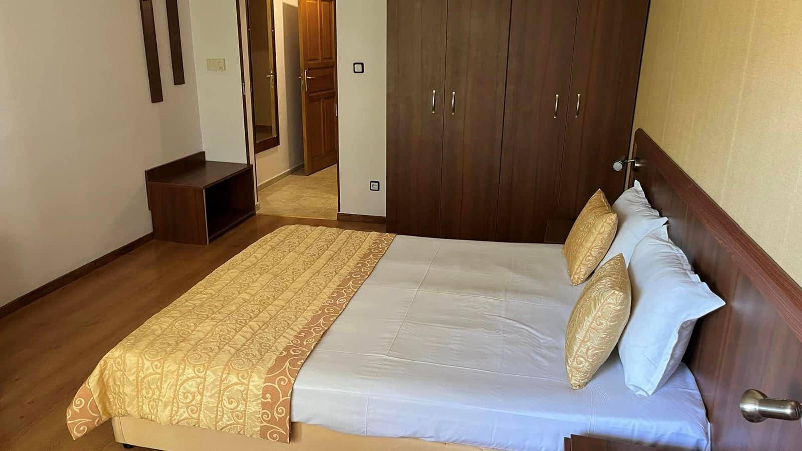 rooms-twin-superior-room-balcony