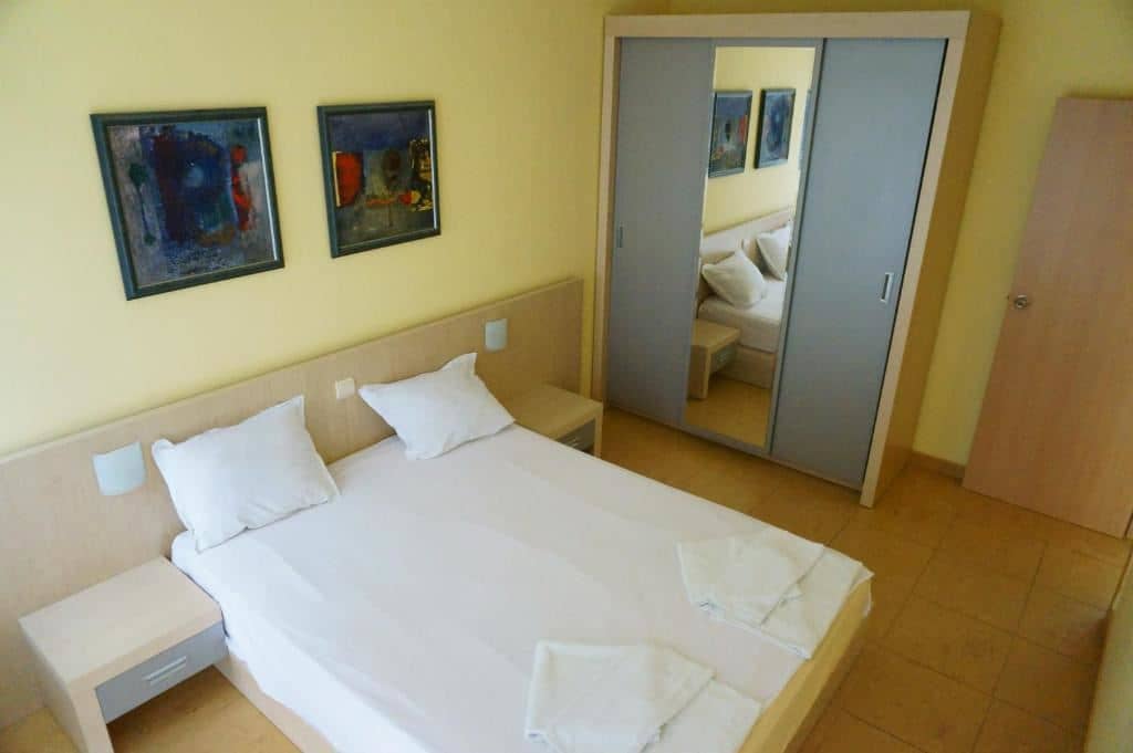 rooms-2-bedroom-standard-apartment-balcony-or-terrace
