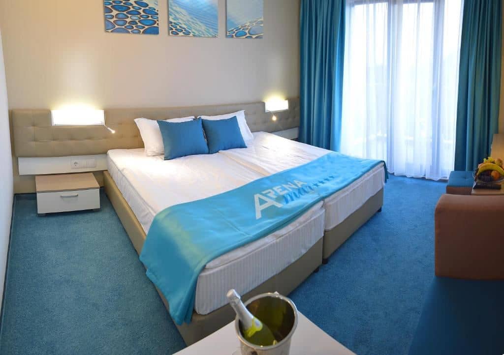 rooms-1-bedroom-standard-apartment-balcony-or-terrace