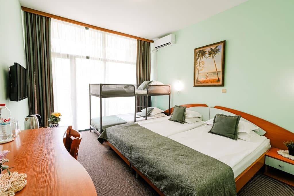 rooms-family-room-bunk-bed