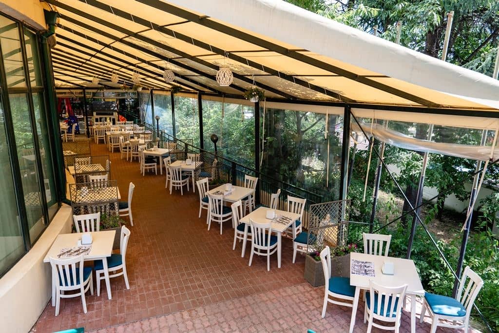 restaurants-restaurants
