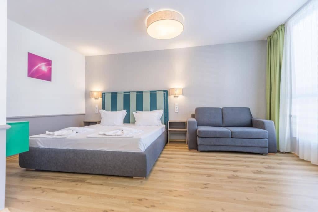 rooms-superior-room