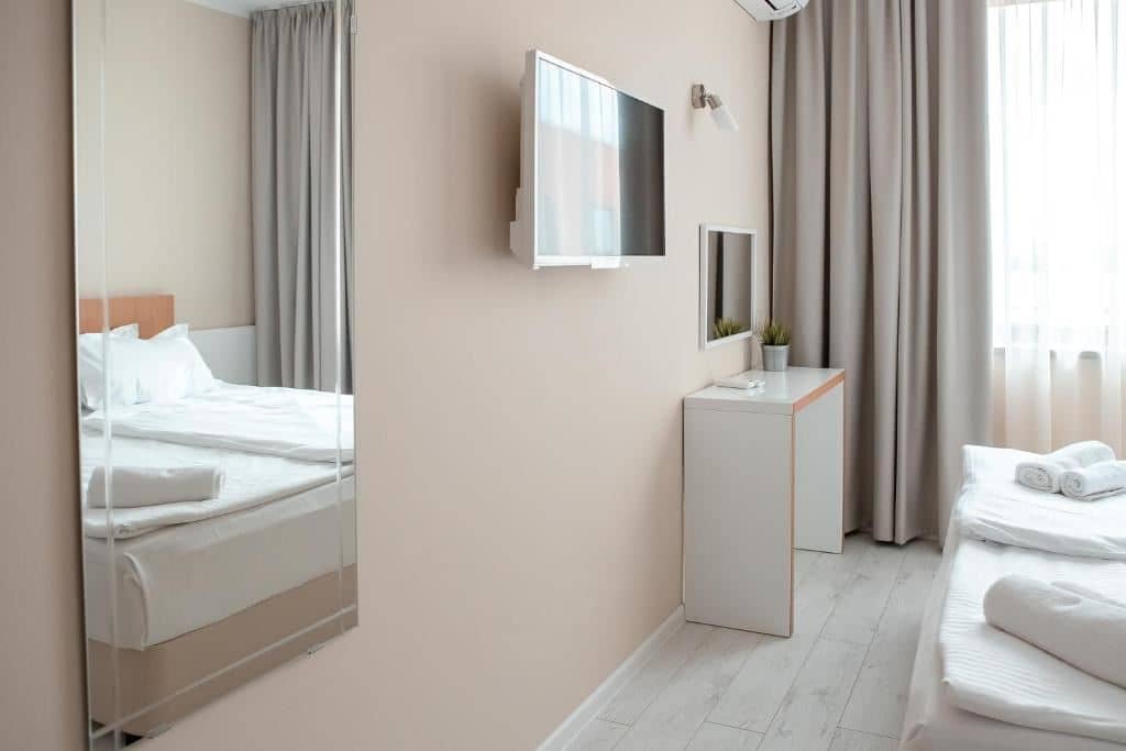rooms-1-bedroom-standard-apartment-balcony