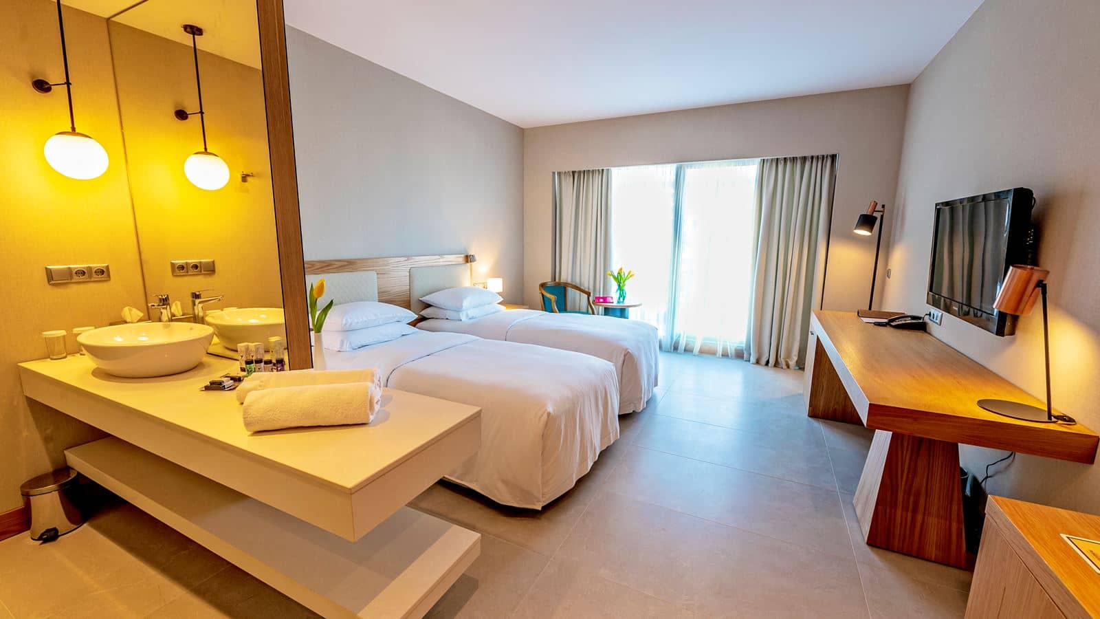 rooms-deluxe-room