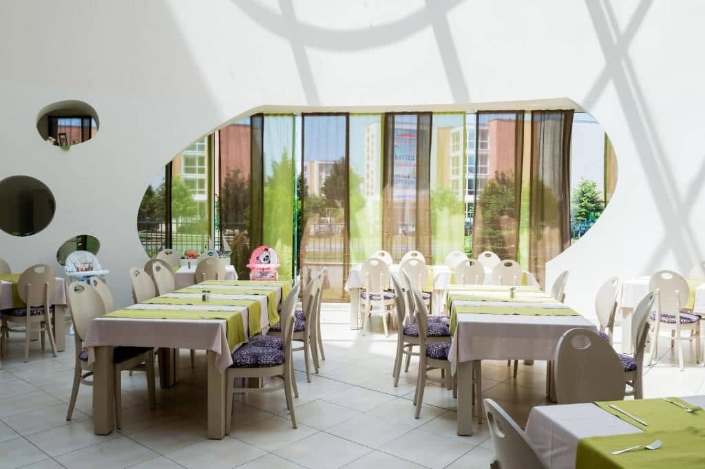 restaurants-restaurants