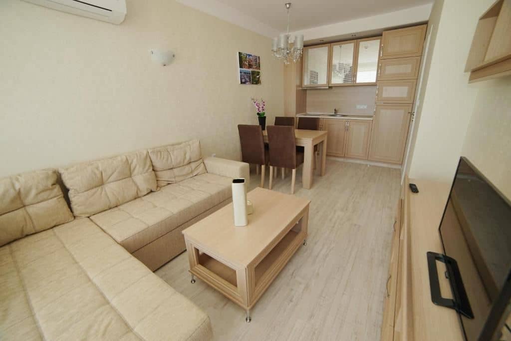 rooms-1-bedroom-standard-apartment-balcony