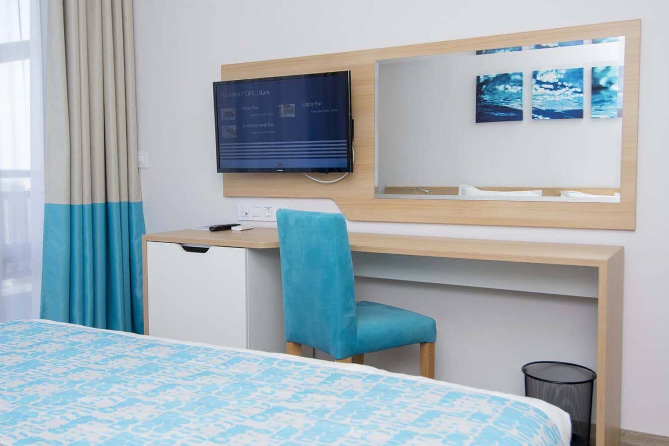 rooms-1-bedroom-standard-apartment-balcony