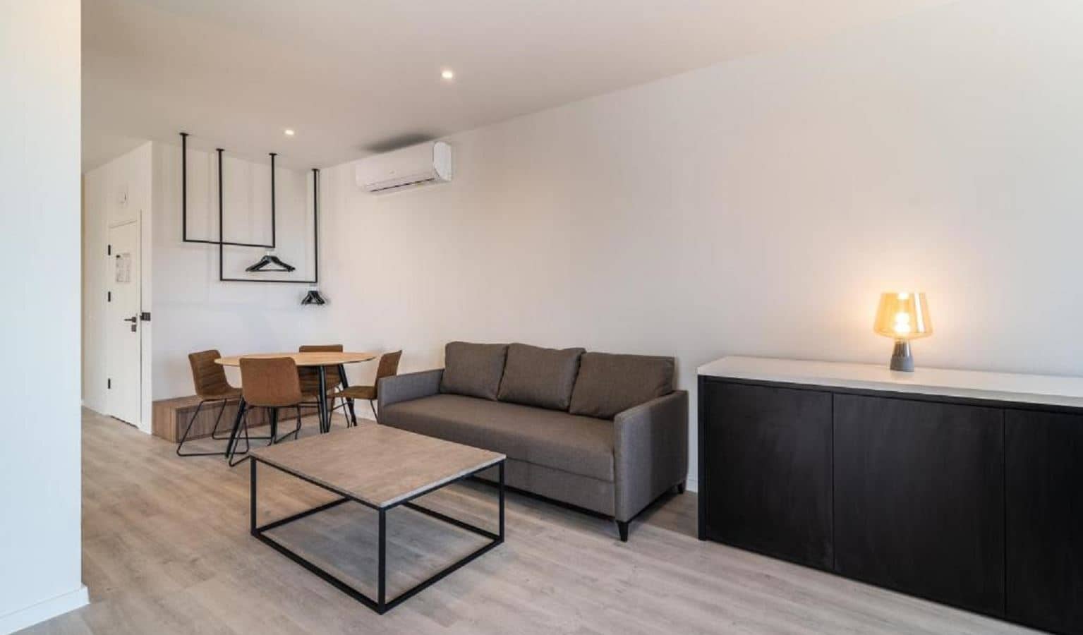 rooms-standard-apartment-balcony