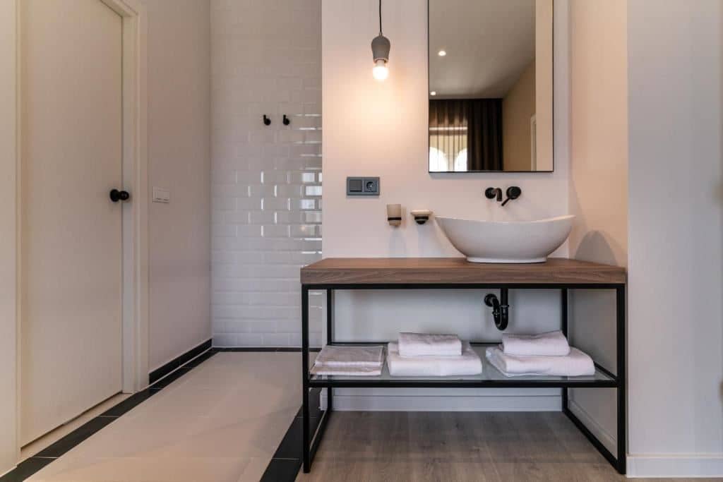 rooms-2-bedroom-standard-apartment-balcony