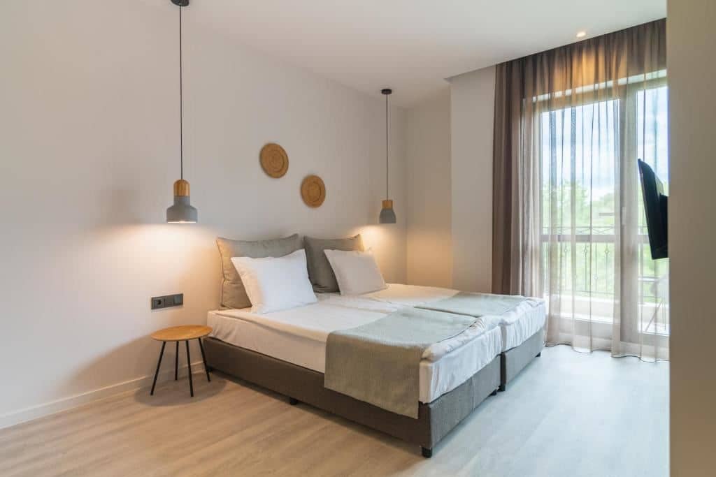 rooms-standard-studio-balcony