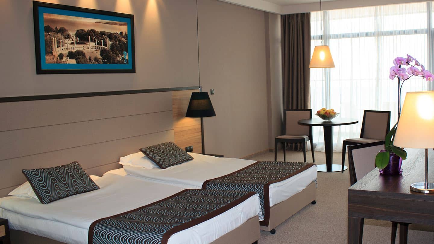 rooms-standard-room-balcony