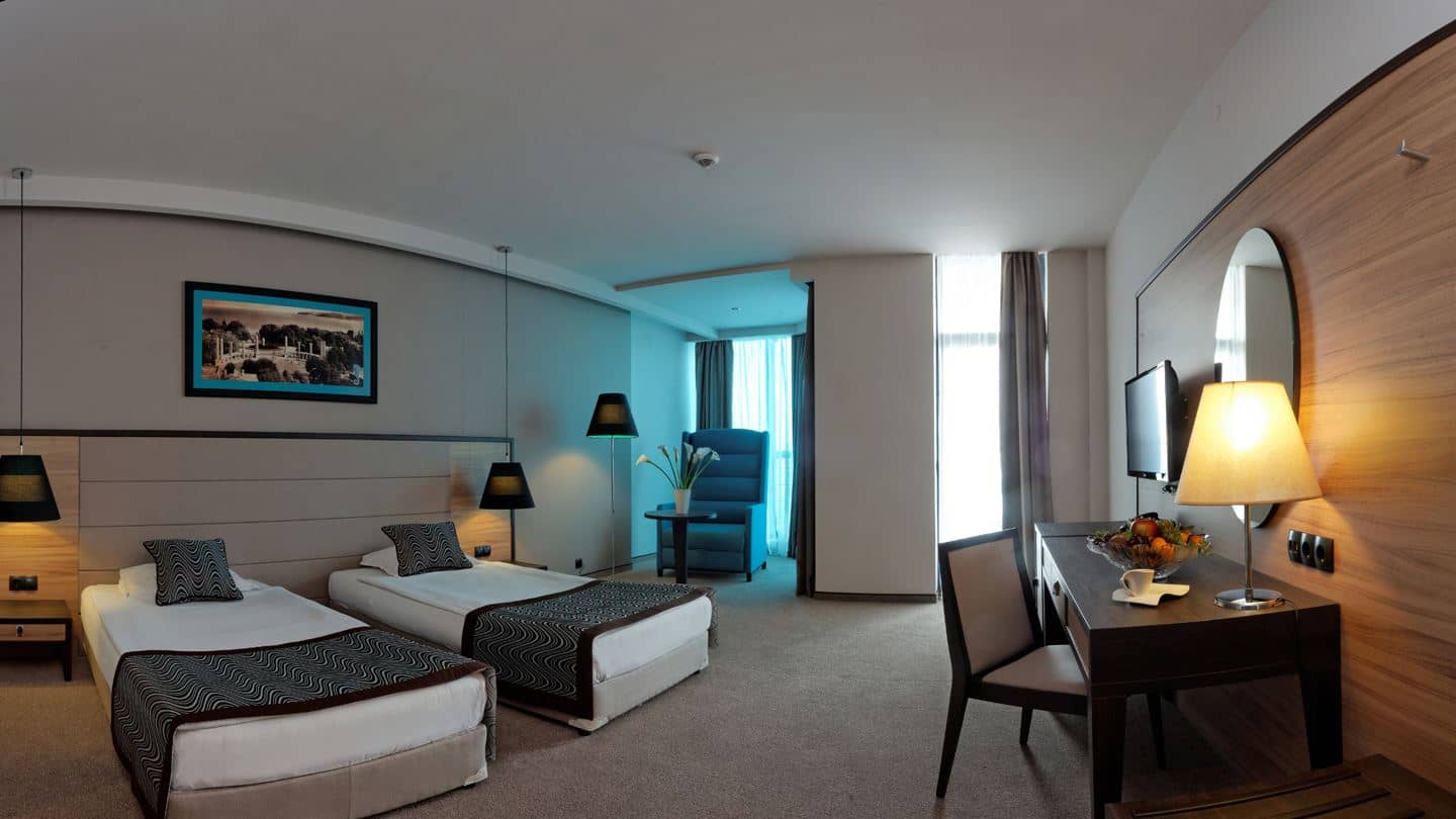 rooms-superior-room-balcony