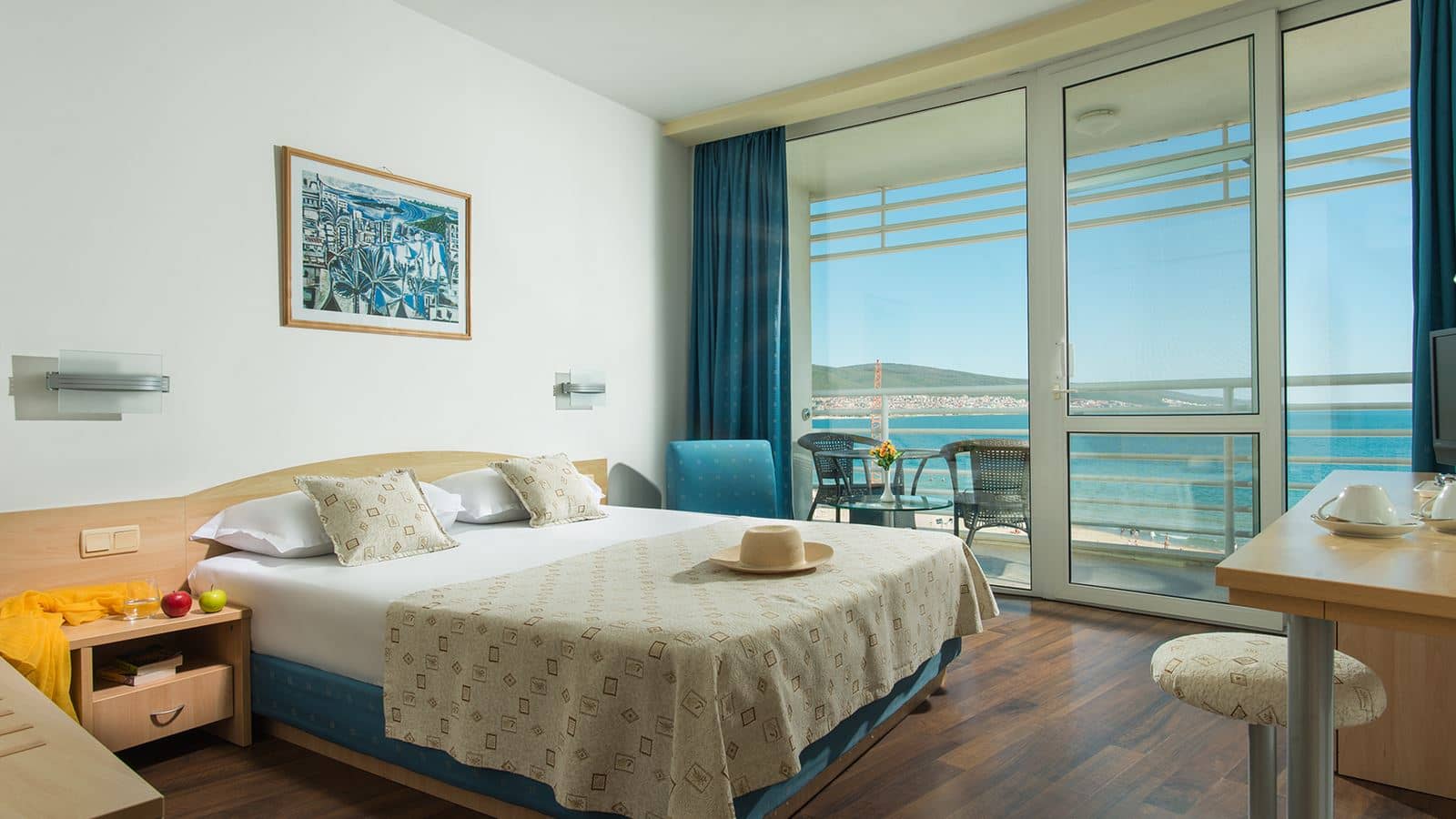 rooms-2-bedroom-standard-suite-balcony-or-terrace