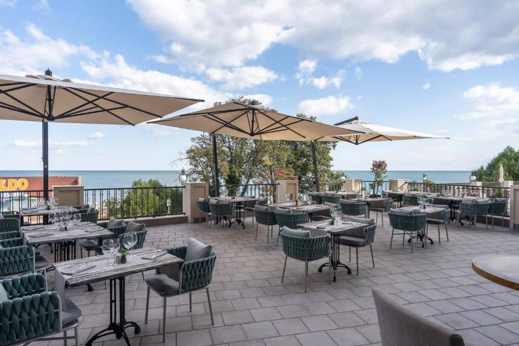 restaurants-restaurants