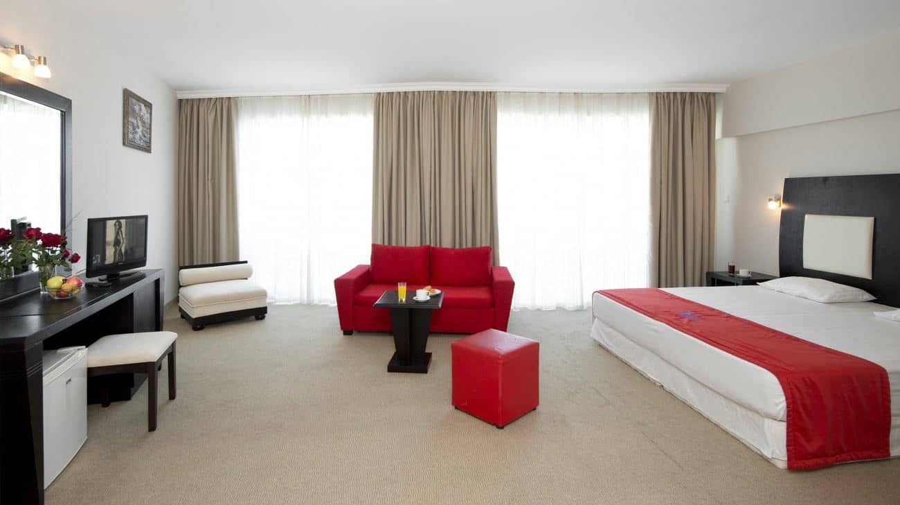 rooms-twin-superior-room-balcony