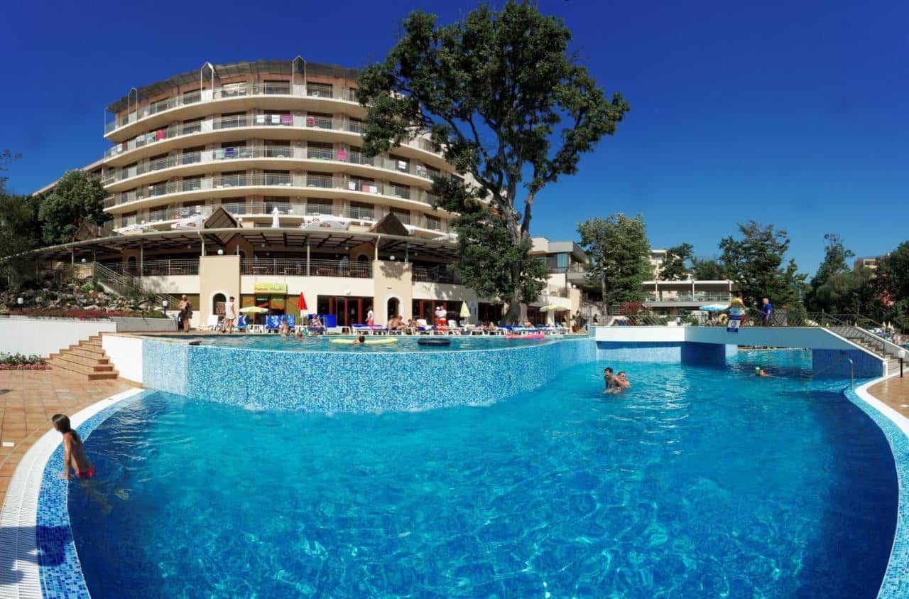 pools-outdoor-pool
