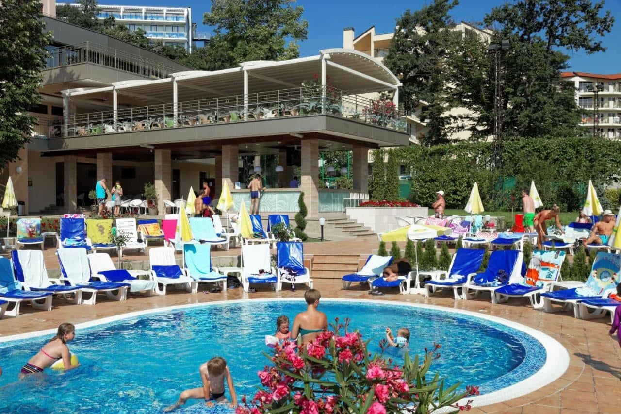 pools-outdoor-pool
