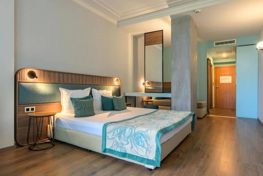 rooms-twin-deluxe-room-lateralseaview-balcony
