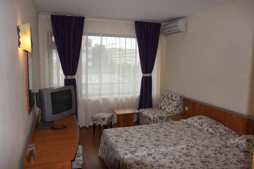 rooms-standard-room