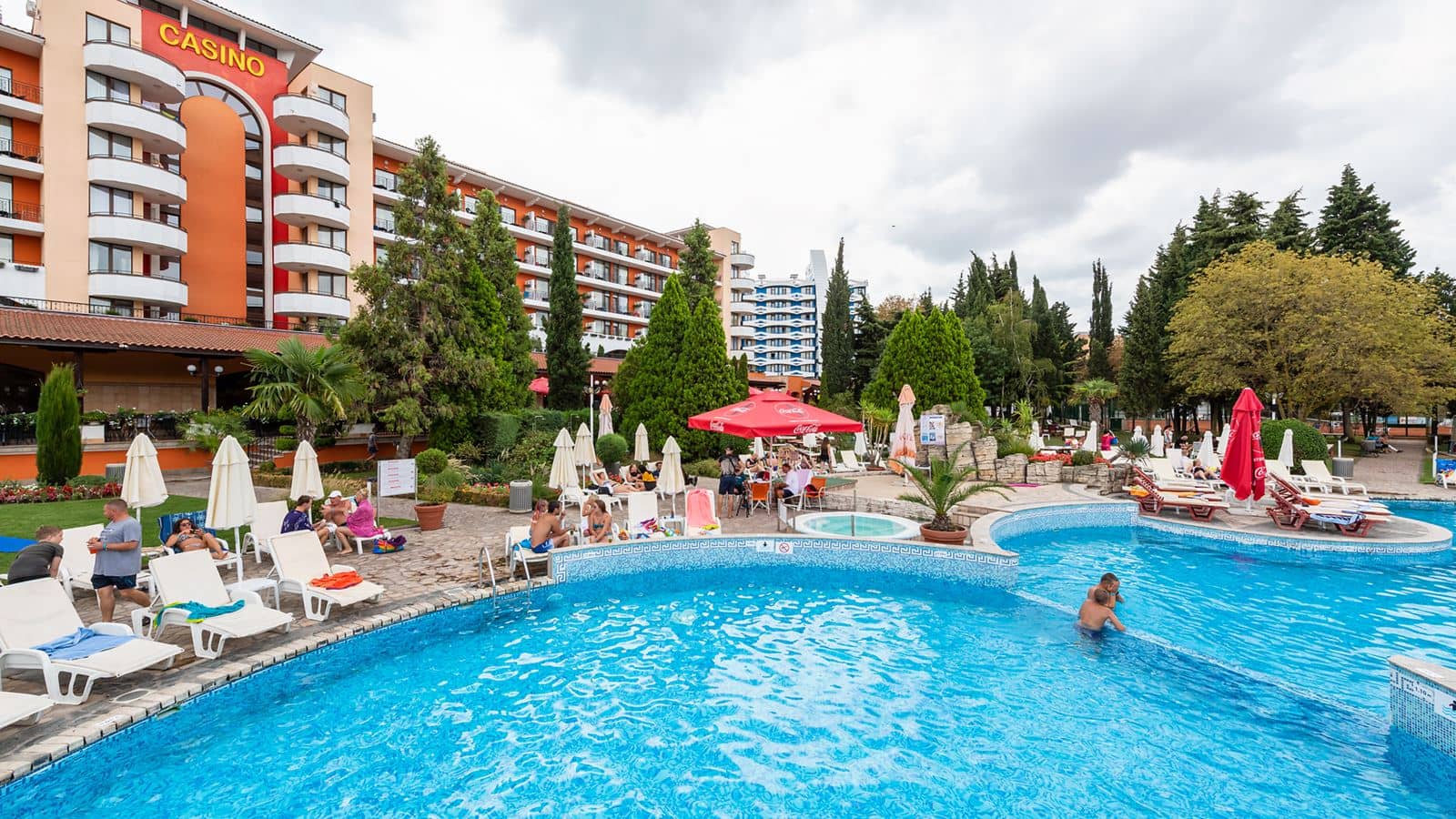 pools-outdoor-pool