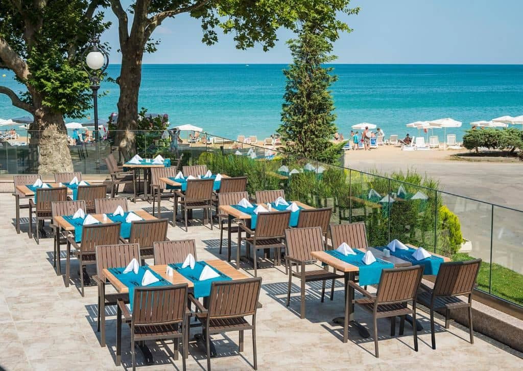 restaurants-restaurants