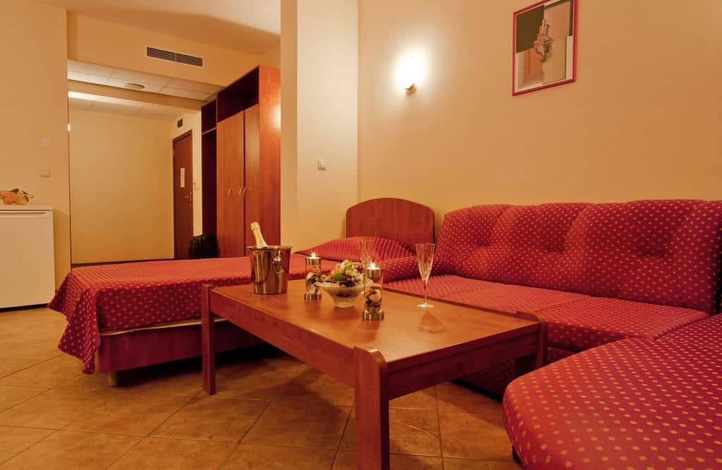 rooms-double-standard-apartment-balcony-or-terrace