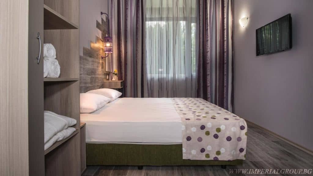 rooms-2-bedroom-standard-apartment-balcony-or-terrace