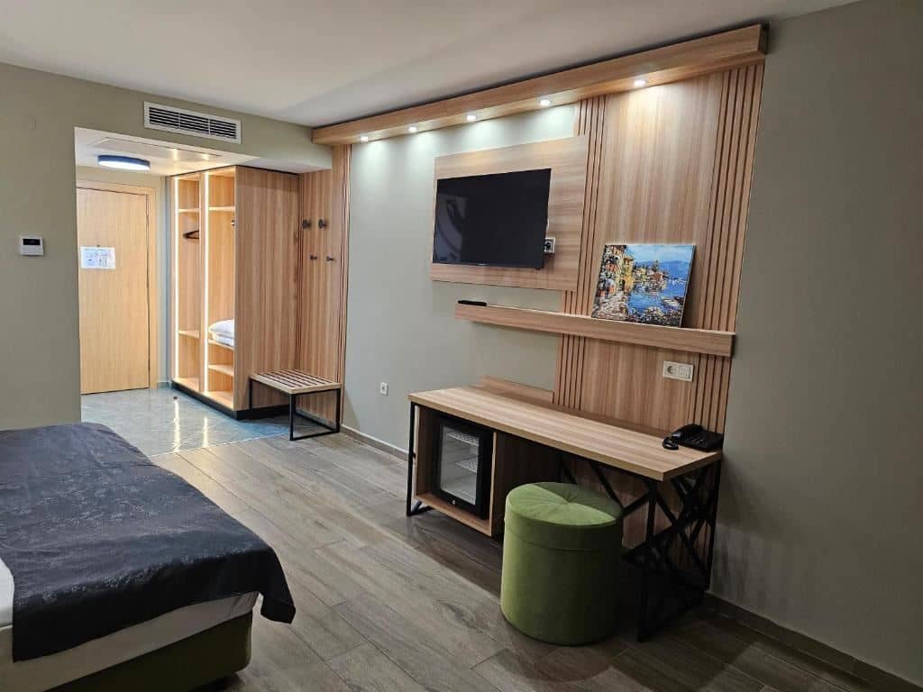 rooms-double-deluxe-room