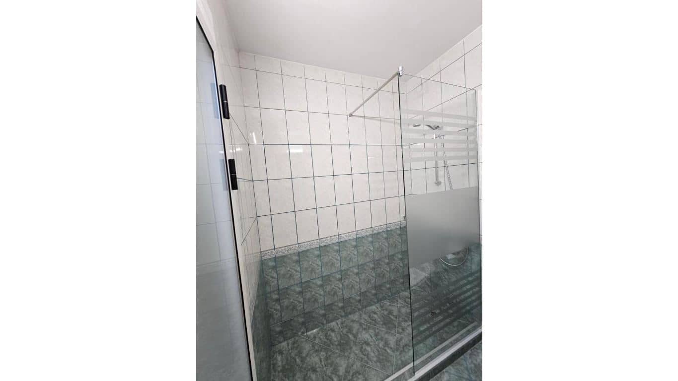 rooms-double-large-deluxe-room